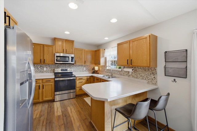 1879 Kissel DRIVE, Hartford, WI 53027