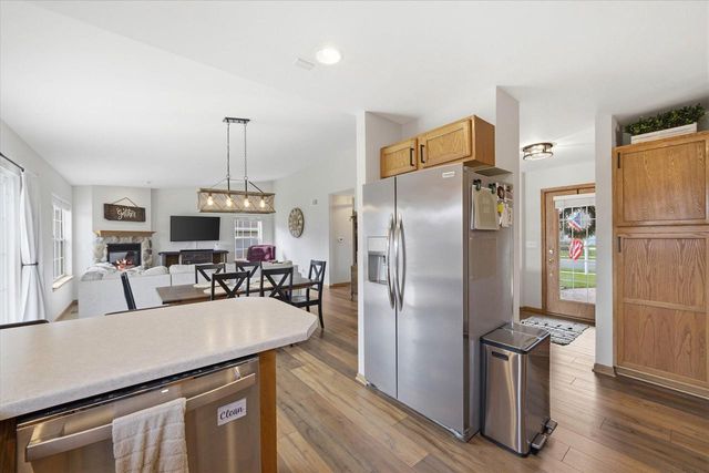 1879 Kissel DRIVE, Hartford, WI 53027
