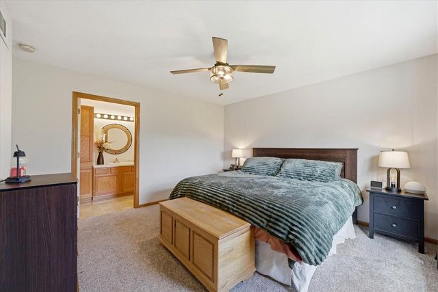 1879 Kissel DRIVE, Hartford, WI 53027