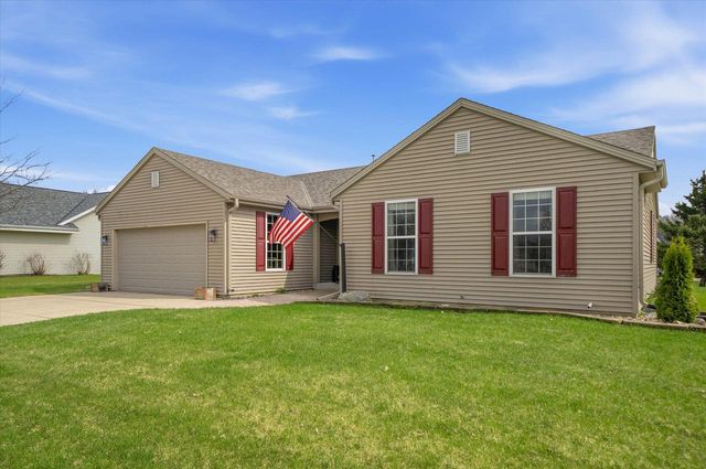 1879 Kissel DRIVE, Hartford, WI 53027