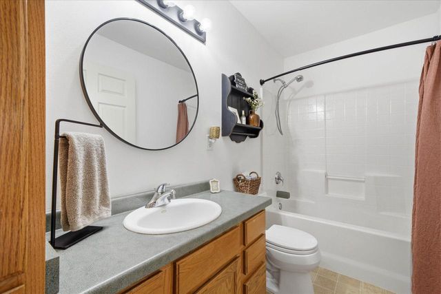 1879 Kissel DRIVE, Hartford, WI 53027