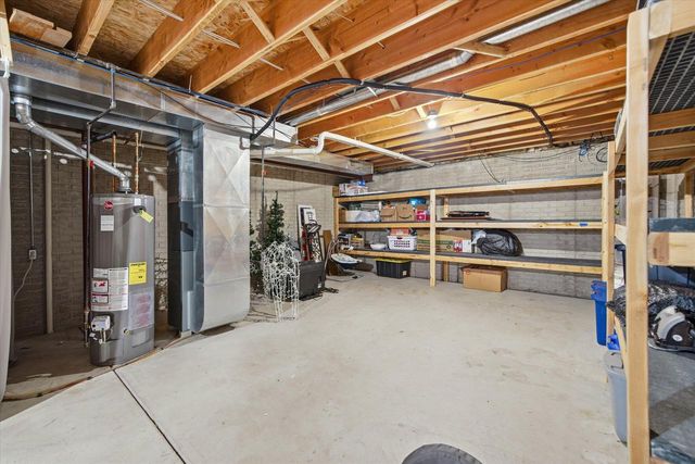 1879 Kissel DRIVE, Hartford, WI 53027
