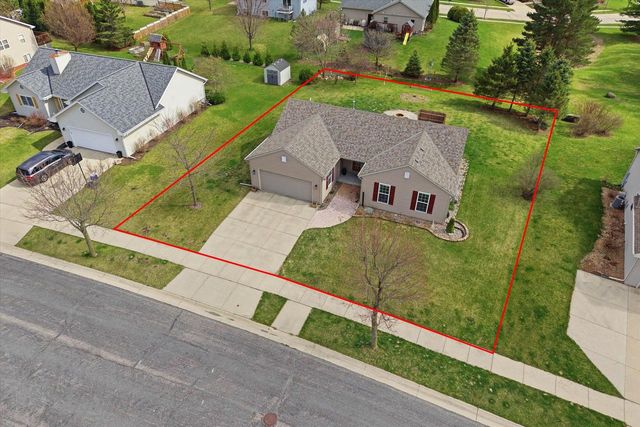1879 Kissel DRIVE, Hartford, WI 53027