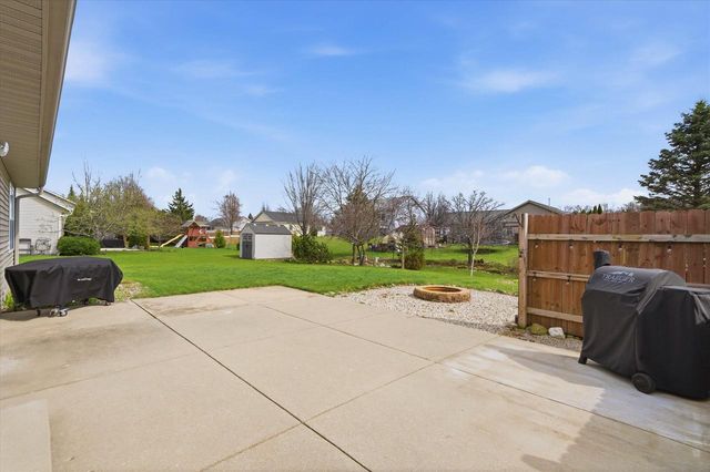 1879 Kissel DRIVE, Hartford, WI 53027