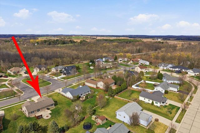 1879 Kissel DRIVE, Hartford, WI 53027