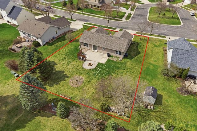 1879 Kissel DRIVE, Hartford, WI 53027