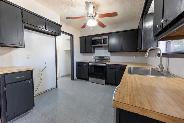 304 Jarman Circle, Mcloud, OK 74851