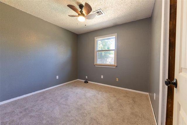 304 Jarman Circle, Mcloud, OK 74851