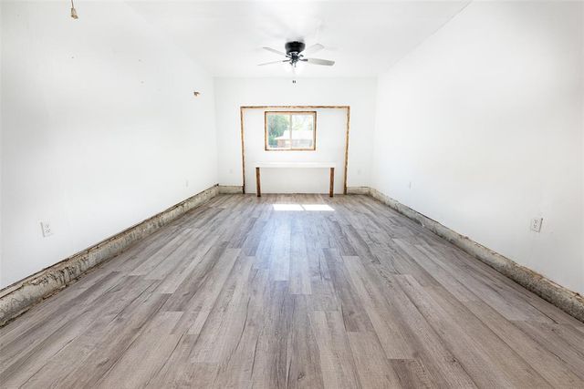 304 Jarman Circle, Mcloud, OK 74851