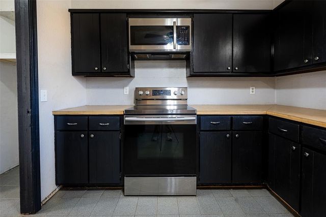 304 Jarman Circle, Mcloud, OK 74851