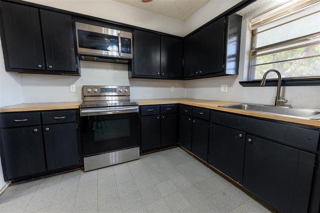 304 Jarman Circle, Mcloud, OK 74851