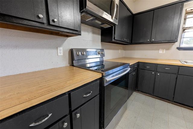 304 Jarman Circle, Mcloud, OK 74851