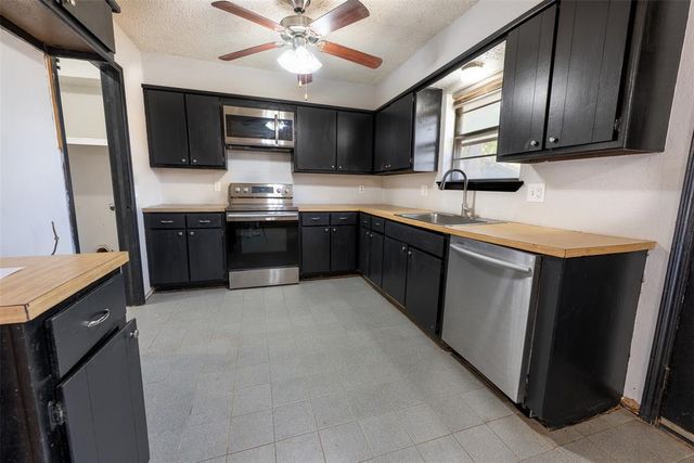 304 Jarman Circle, Mcloud, OK 74851