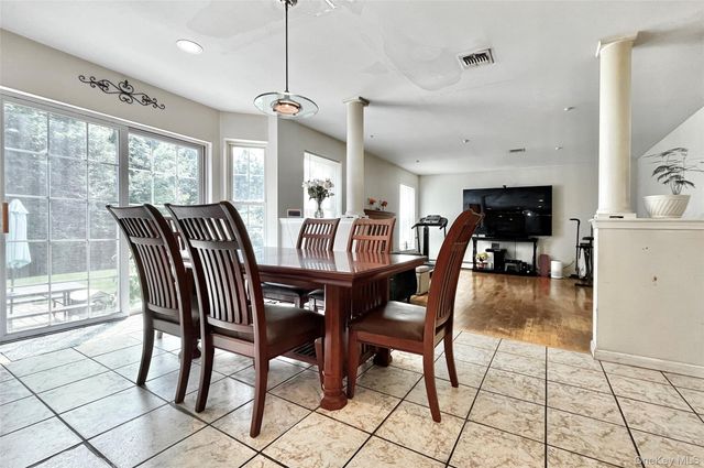 7 Frances Lane, Monroe, NY 10950