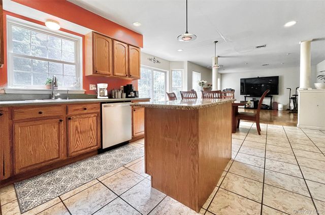 7 Frances Lane, Monroe, NY 10950