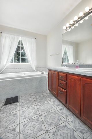 7 Frances Lane, Monroe, NY 10950