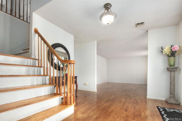 7 Frances Lane, Monroe, NY 10950