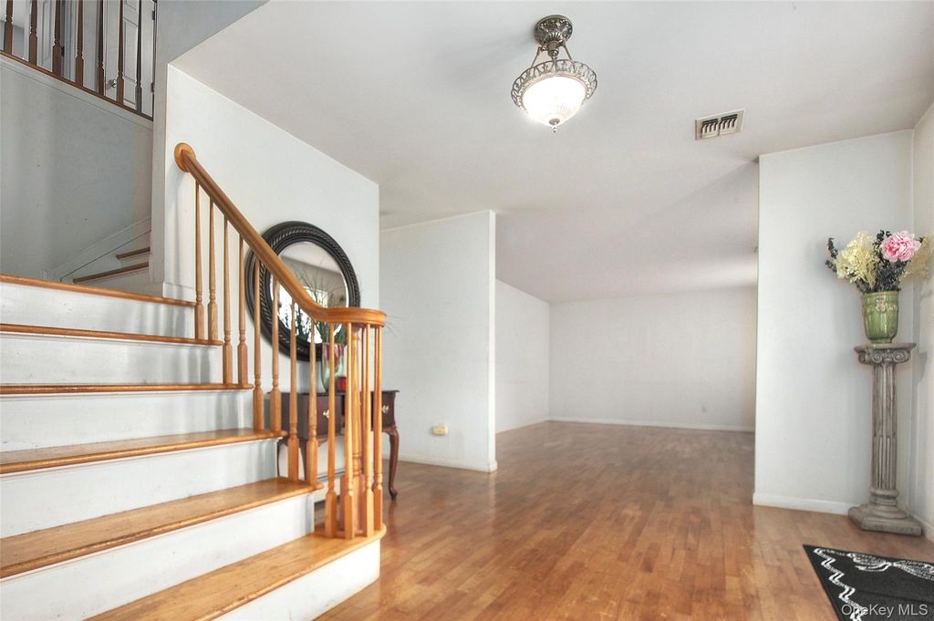 7 Frances Lane, Monroe, NY 10950 — photo 4