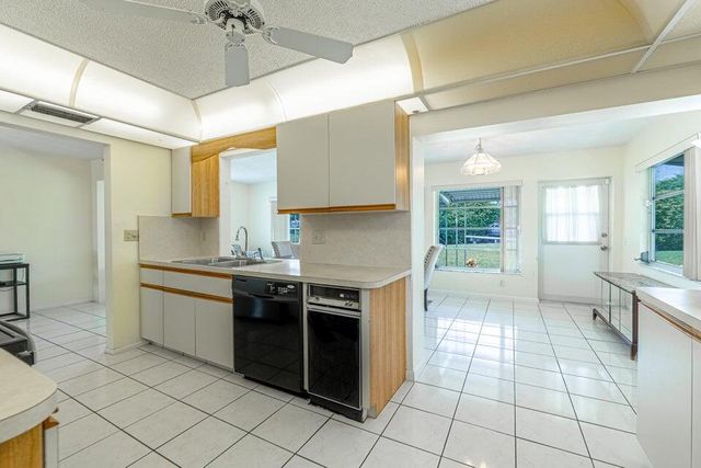 135 NW 14th Street, Boynton Beach, FL 33426