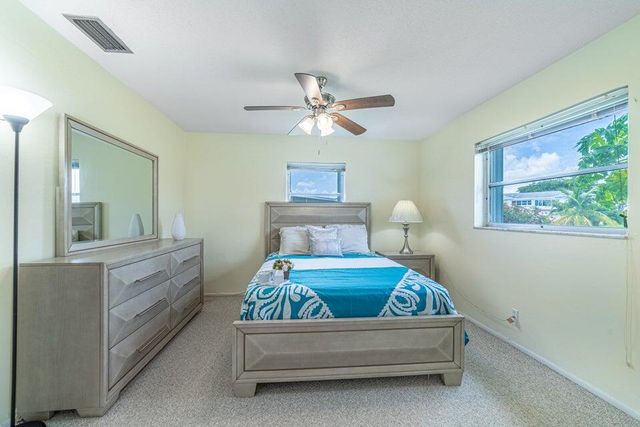 135 NW 14th Street, Boynton Beach, FL 33426