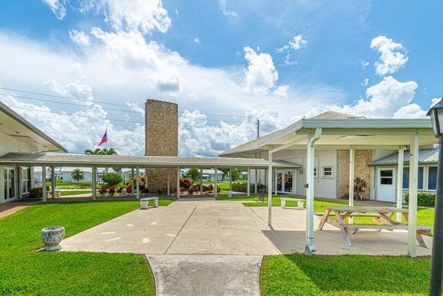 135 NW 14th Street, Boynton Beach, FL 33426