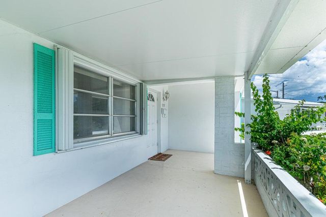 135 NW 14th Street, Boynton Beach, FL 33426