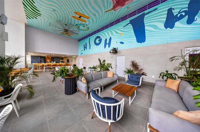 227 NE 2nd St 1909, Miami, FL 33132