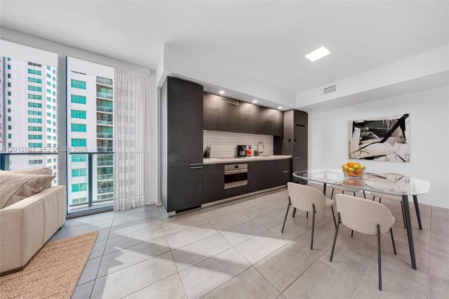 227 NE 2nd St 1909, Miami, FL 33132