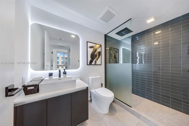 227 NE 2nd St 1909, Miami, FL 33132