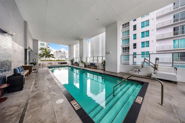 227 NE 2nd St 1909, Miami, FL 33132