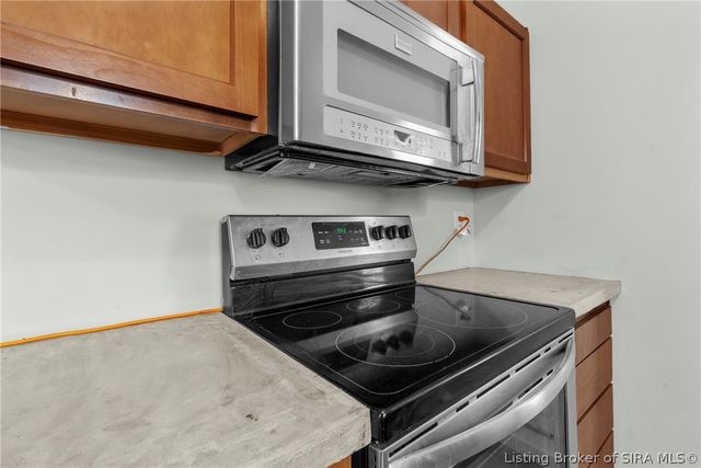 946 E Maple Street, Jeffersonville, IN 47130
