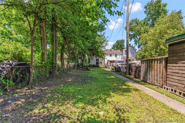 946 E Maple Street, Jeffersonville, IN 47130