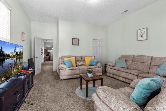 946 E Maple Street, Jeffersonville, IN 47130