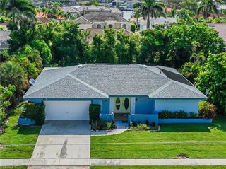 211 Flamingo CIR, Marco Island, FL 34145