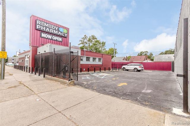 16841 Schaefer Highway, Detroit, MI 48235