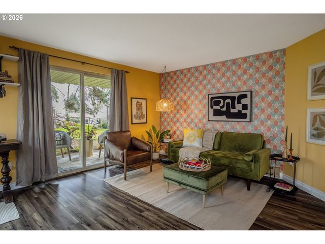 10031 Sw TRAPPER Ter, Beaverton, OR 97008