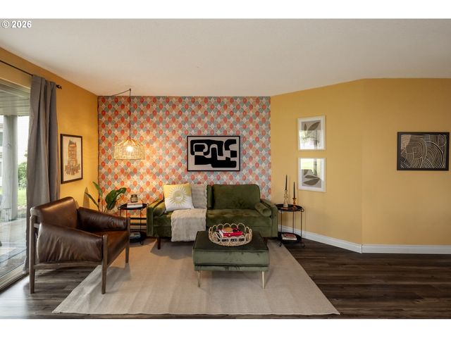 10031 Sw TRAPPER Ter, Beaverton, OR 97008