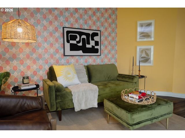 10031 Sw TRAPPER Ter, Beaverton, OR 97008