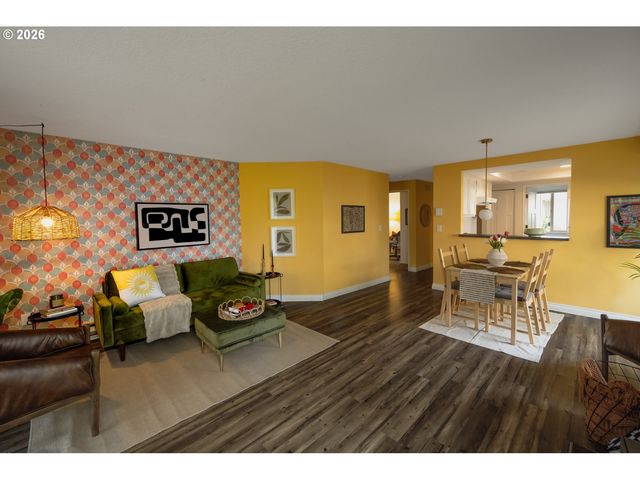 10031 Sw TRAPPER Ter, Beaverton, OR 97008