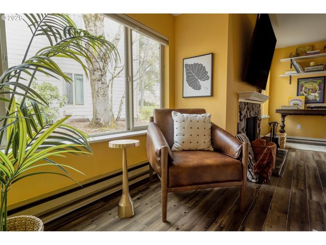 10031 Sw TRAPPER Ter, Beaverton, OR 97008