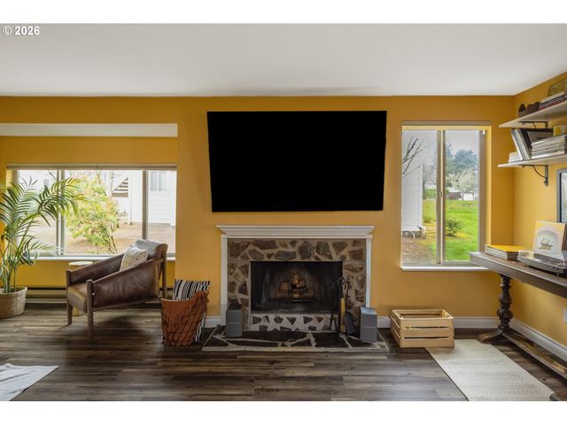 10031 Sw TRAPPER Ter, Beaverton, OR 97008