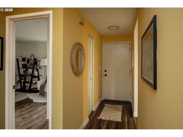 10031 Sw TRAPPER Ter, Beaverton, OR 97008