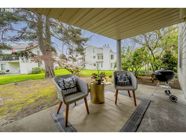 10031 Sw TRAPPER Ter, Beaverton, OR 97008