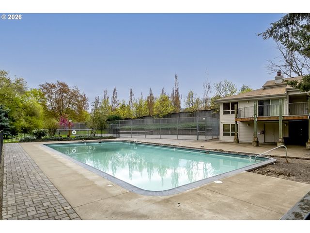 10031 Sw TRAPPER Ter, Beaverton, OR 97008