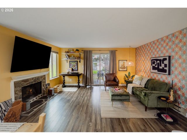 10031 Sw TRAPPER Ter, Beaverton, OR 97008