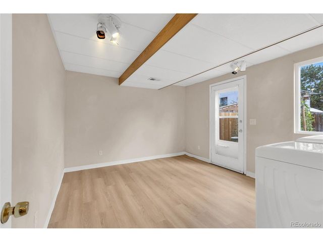 1888 S Flanders Way, Aurora, CO 80017