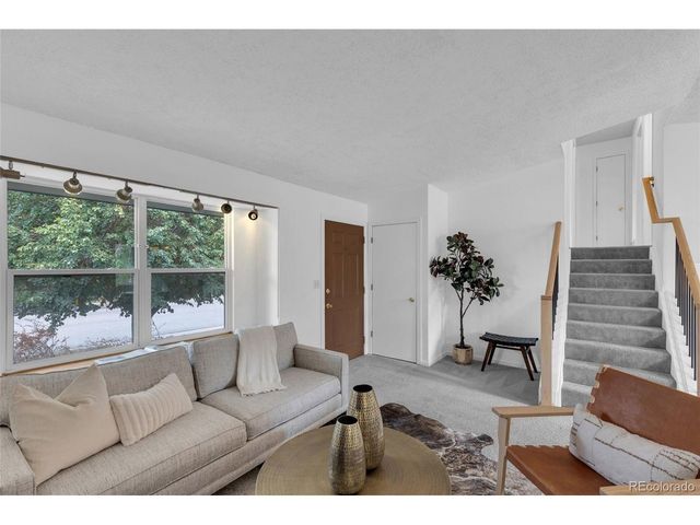 1888 S Flanders Way, Aurora, CO 80017