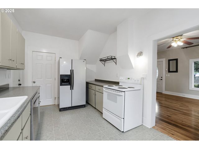 125 SELMA St, Oregon City, OR 97045