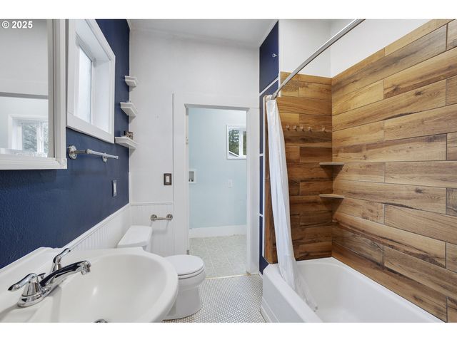 125 SELMA St, Oregon City, OR 97045