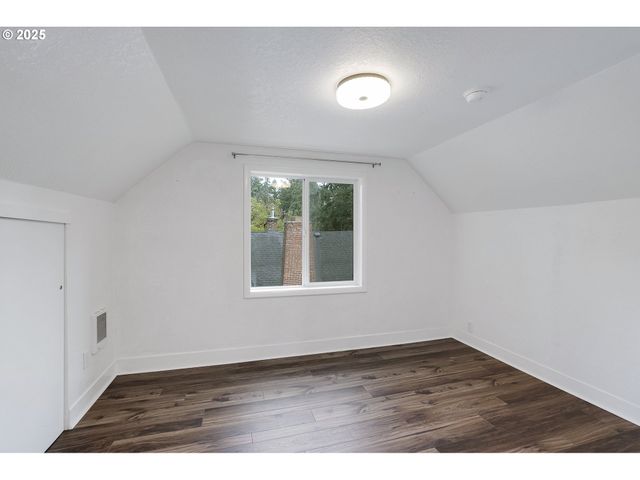 125 SELMA St, Oregon City, OR 97045